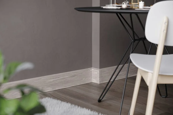 Плинтус Cezar Hi-LINE Prestige Дуб Хокайдо М232 от магазина laminate.by