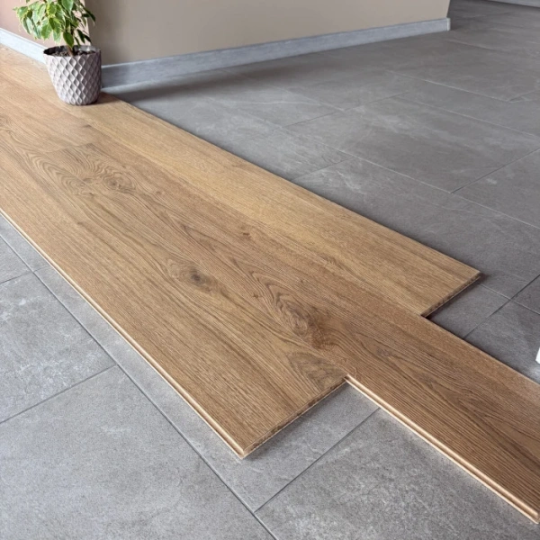 Фото Ламинат EGGER Comfort Classic EC2863 Дуб Азгил медовый