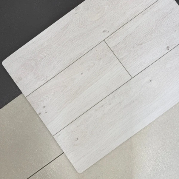 Фото Ламинат EGGER Comfort Classic EC1023 Дуб Вуд-фьорд Белый