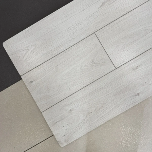 Фото Ламинат EGGER Comfort Classic EC1053 Дуб Кортина белый